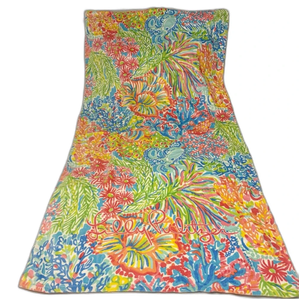 Lilly Pulitzer Beach Towel “Multi Lovers Coral” Print 30